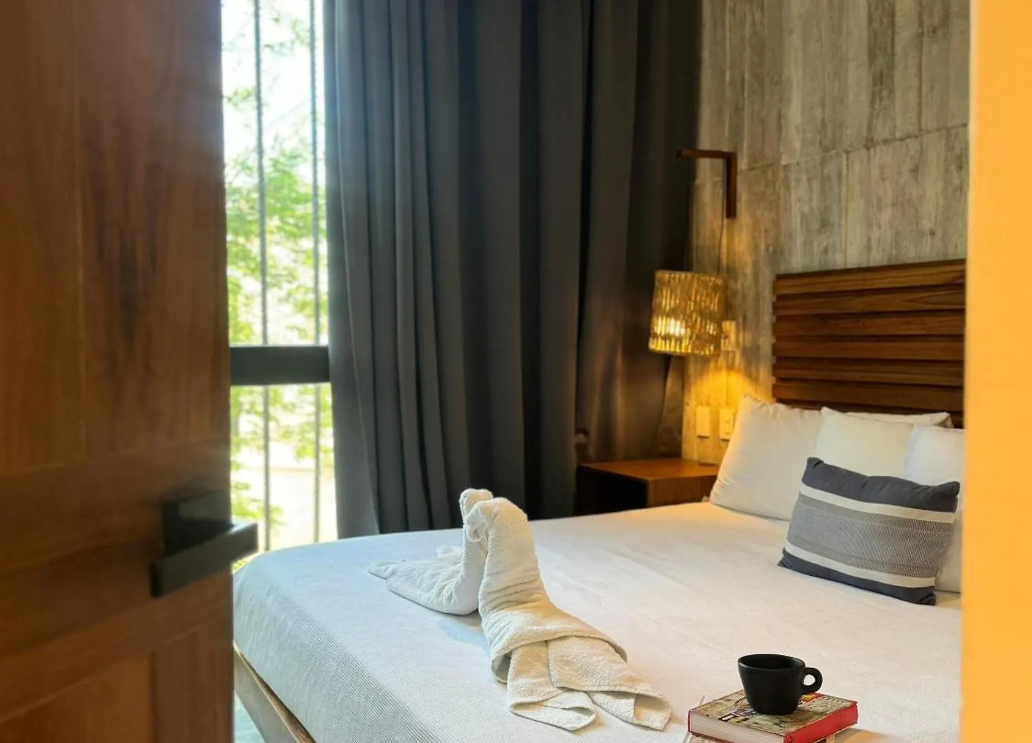 Iik Tulum By Groovy Stays- A Hip Condo-Hotel With Wifi, Rooftop, Pool, Sleeps 6 0*,  المكسيك